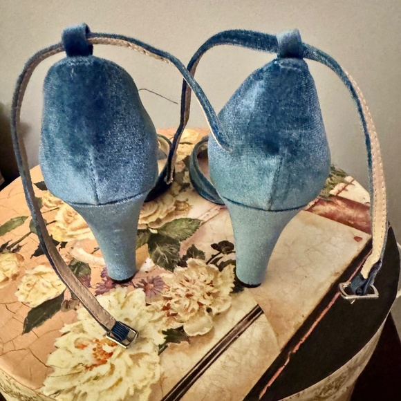 Chelsea Crew Lola Blue Velvet shoes  size 8 1/2 - Picture 7 of 9